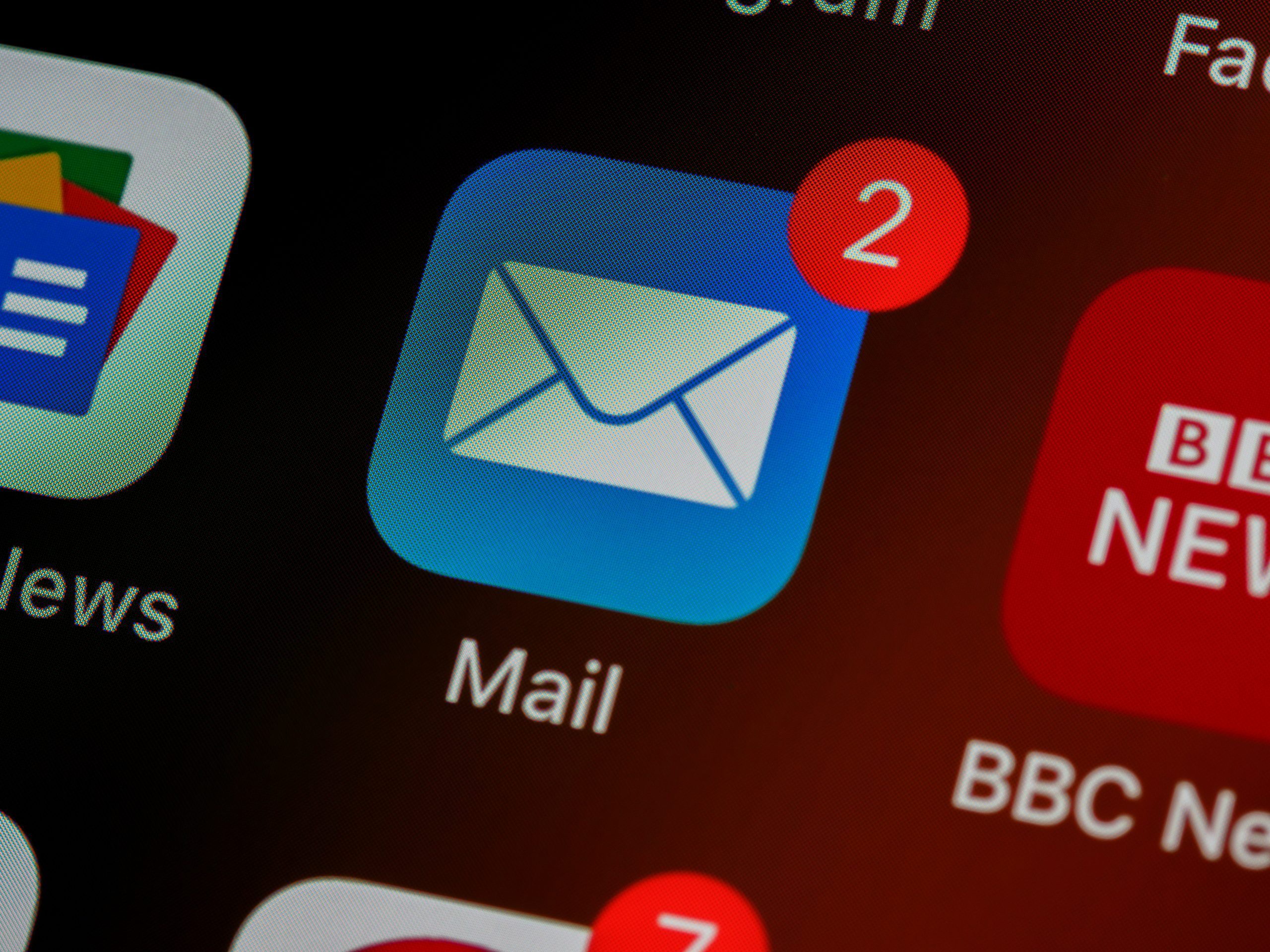 Cold emails to reach B2B targets should be short, coherent and targeted to your audience.
